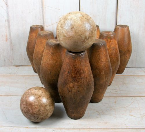A FULL SET OF 10 C19TH SKITTLES - ADDITIONAL PHOTO 1