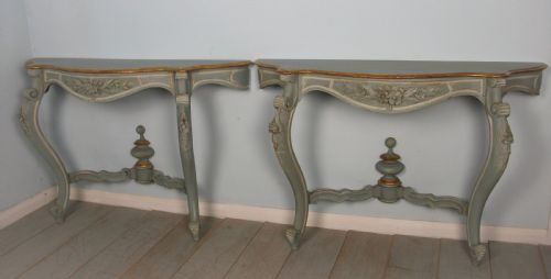PAIR OF PAINTED AND GILDED ITALIAN CONSOLE TABLES - ADDITIONAL PHOTO 1