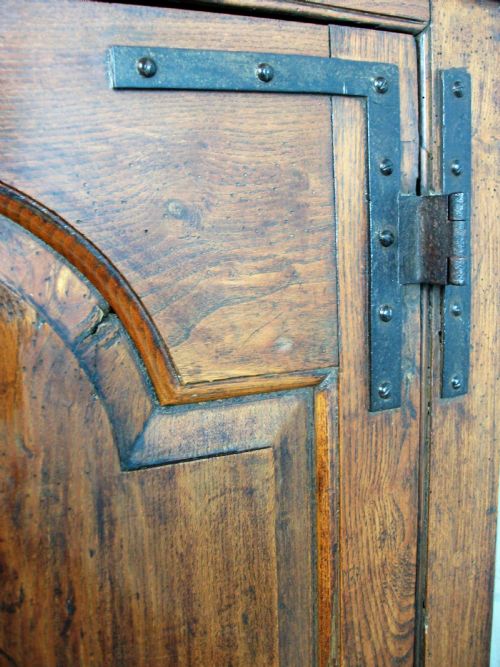 18TH C GEORGIAN OAK BARREL BACK CORNER CUPBOARD - ADDITIONAL PHOTO 9