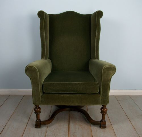 A PAIR OF WILLIAM AND MARY WING ARMCHAIRS - ADDITIONAL PHOTO 5