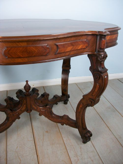 A VERY FINE 19TH CENTURY ITALIAN WALNUT OCCASIONAL CENTRE TABLE - ADDITIONAL PHOTO 7