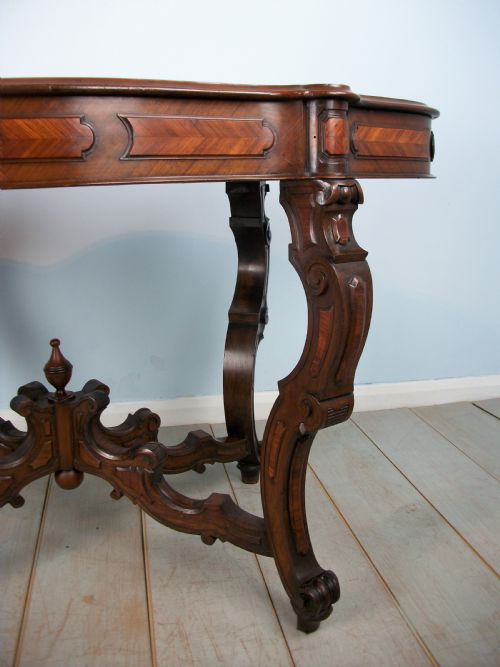 A VERY FINE 19TH CENTURY ITALIAN WALNUT OCCASIONAL CENTRE TABLE - ADDITIONAL PHOTO 8