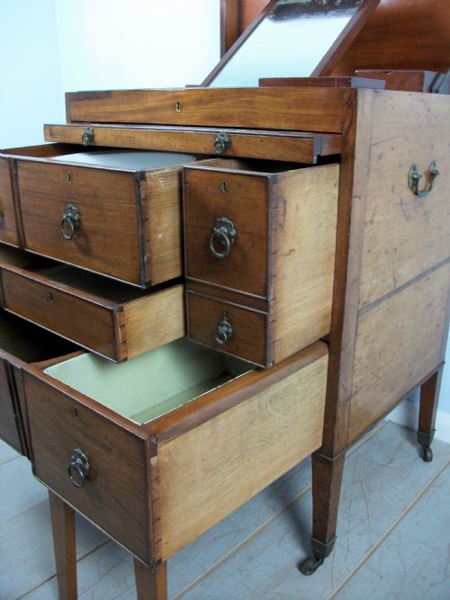 A GEORGIAN MAHOGANY CAMPAIGN MILITARY GENTLEMAN'S CHEST CHEST OF DRAWERS - ADDITIONAL PHOTO 13