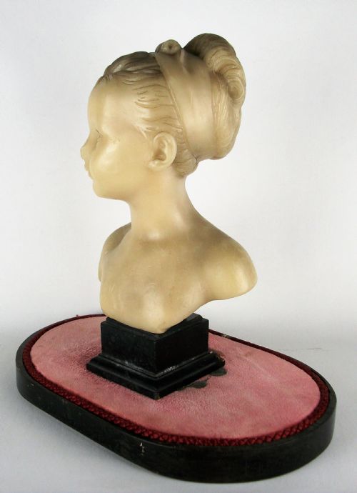 WAX SCULPTURE OF LOUISE BRONGNIART UNDER A GLASS DOME - ADDITIONAL PHOTO 1