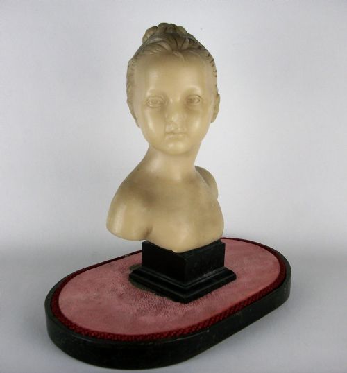 WAX SCULPTURE OF LOUISE BRONGNIART UNDER A GLASS DOME - ADDITIONAL PHOTO 6