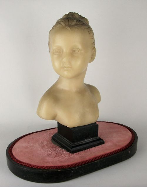 WAX SCULPTURE OF LOUISE BRONGNIART UNDER A GLASS DOME - ADDITIONAL PHOTO 7
