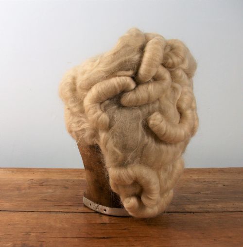 VICTORIAN LADY'S WIG AND STAND - ADDITIONAL PHOTO 5