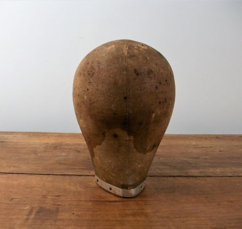 VICTORIAN LADY'S WIG AND STAND - ADDITIONAL PHOTO 9