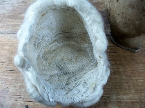 VICTORIAN LADY'S WIG AND STAND - ADDITIONAL PHOTO 13