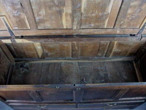 LATE 17TH CENTURY WELSH OAK COFFER COFFOR OR MULE CHEST - ADDITIONAL PHOTO 8
