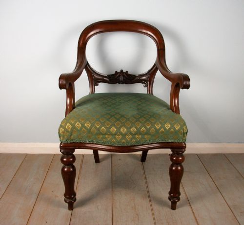 19TH CENTURY MAHOGANY BALLOON BACK DESK CHAIR - ADDITIONAL PHOTO 1