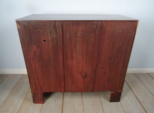 A MAHOGANY BOW FRONTED CHEST OF DRAWERS OF SMALL PROPORTIONS - ADDITIONAL PHOTO 6