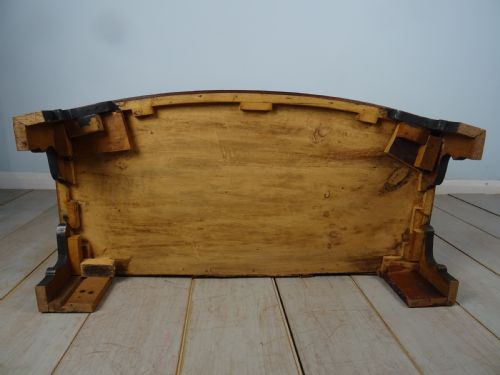 A MAHOGANY BOW FRONTED CHEST OF DRAWERS OF SMALL PROPORTIONS - ADDITIONAL PHOTO 15