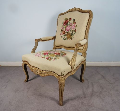 A FINE PAIR OF PAINTED GILT FRENCH ARMCHAIRS FAUTEUIL - ADDITIONAL PHOTO 7