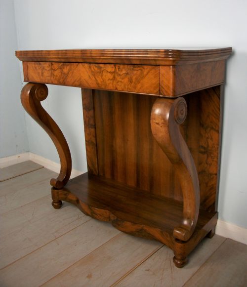 a fine 19th century french walnut console table - CATEGORY: ANTIQUE TABLES - DATED 19TH CENTURY