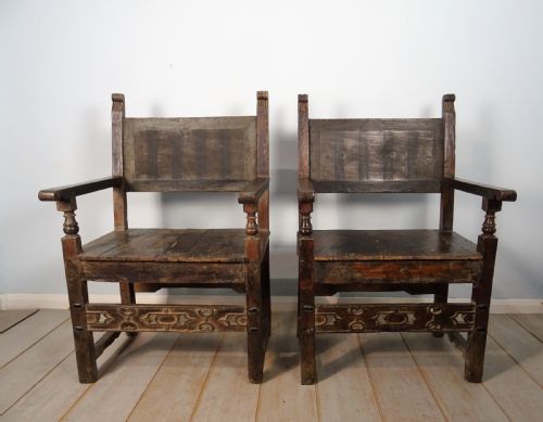 ITALIAN RENAISSANCE CHAIRS TWO PAIRS - ADDITIONAL PHOTO 1