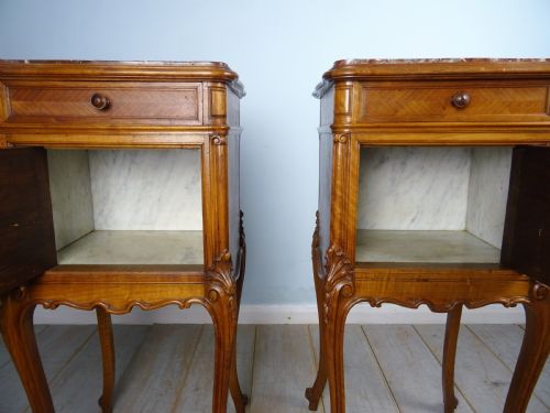 PAIR OF FRENCH WALNUT AND MARBLE BEDSIDE CUPBOARDS - ADDITIONAL PHOTO 14