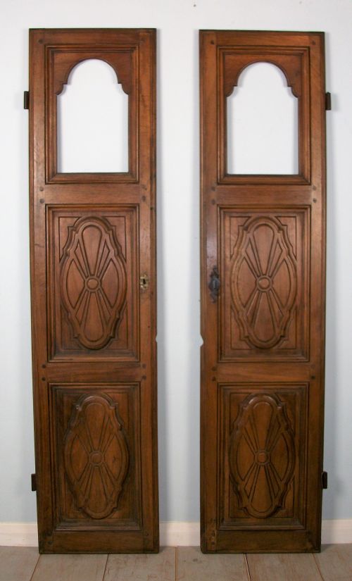 PAIR OF 18TH CENTURY ITALIAN PANELLED DOORS - ADDITIONAL PHOTO 2