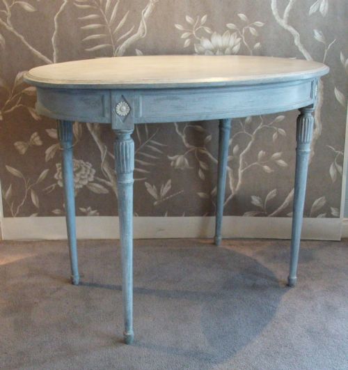 french oval painted occasional table - CATEGORY: ANTIQUE TABLES - DATED 1920
