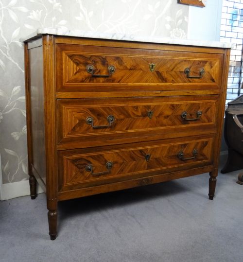A FRENCH 19TH C WALNUT INLAID CHEST OF DRAWERS - ADDITIONAL PHOTO 5