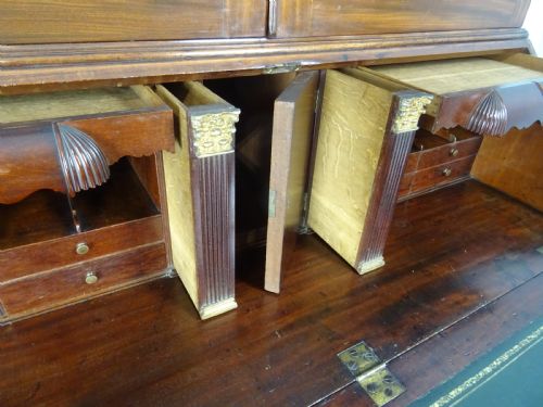 18TH CENTURY GEORGIAN MAHOGANY BUREAU BOOKCASE - ADDITIONAL PHOTO 1