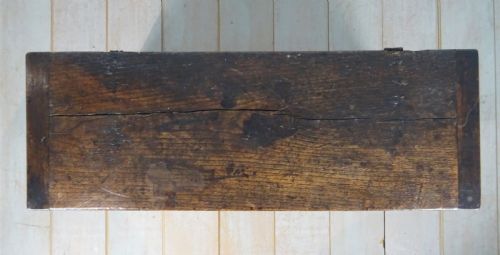 18TH CENTURY SMALL OAK PLANK COFFER - ADDITIONAL PHOTO 4