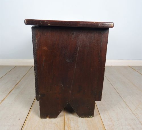 18TH CENTURY SMALL OAK PLANK COFFER - ADDITIONAL PHOTO 6