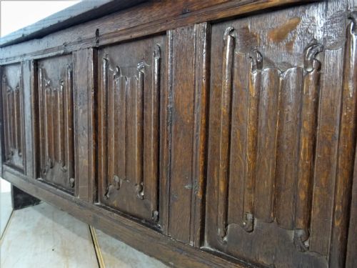 18TH CENTURY SMALL OAK PLANK COFFER - ADDITIONAL PHOTO 13