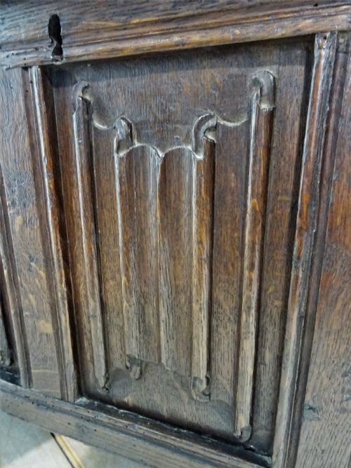 18TH CENTURY SMALL OAK PLANK COFFER - ADDITIONAL PHOTO 14