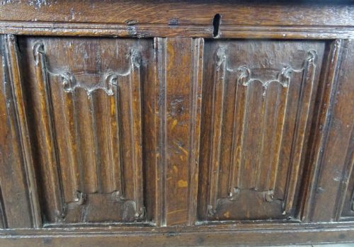 18TH CENTURY SMALL OAK PLANK COFFER - ADDITIONAL PHOTO 15