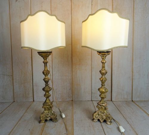 A PAIR OF 18TH CENTURY GILT ITALIAN PRICKET CANDLESTICKS - ADDITIONAL PHOTO 6