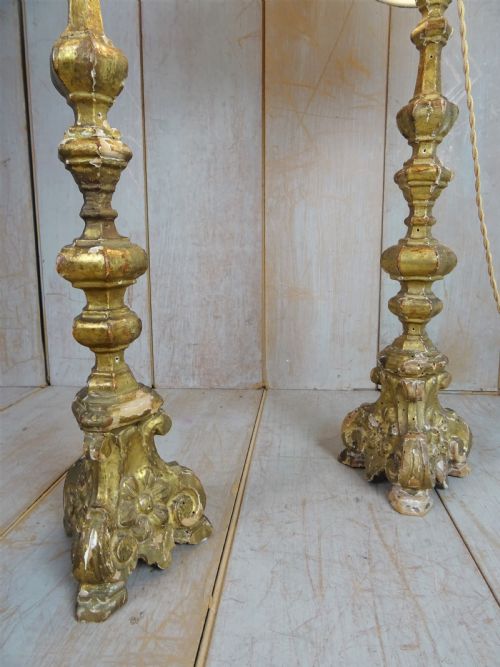 A PAIR OF 18TH CENTURY GILT ITALIAN PRICKET CANDLESTICKS - ADDITIONAL PHOTO 9