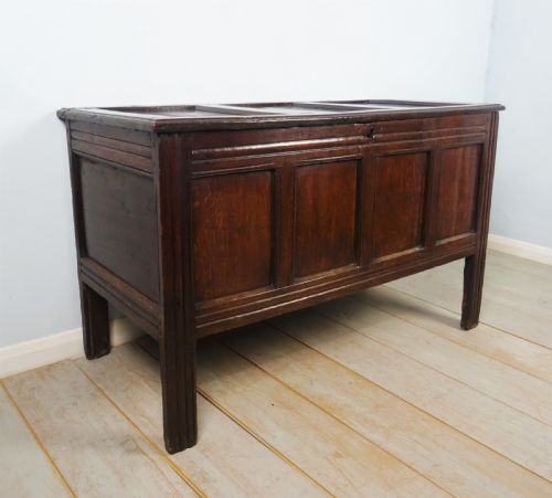 EARLY 18TH CENTURY OAK PANELLED COFFER - ADDITIONAL PHOTO 2