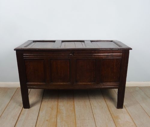 EARLY 18TH CENTURY OAK PANELLED COFFER - ADDITIONAL PHOTO 7