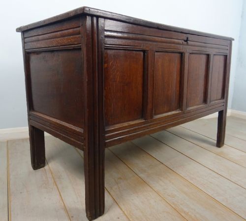 EARLY 18TH CENTURY OAK PANELLED COFFER - ADDITIONAL PHOTO 1