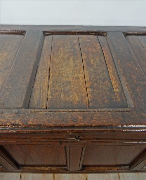 EARLY 18TH CENTURY OAK PANELLED COFFER - ADDITIONAL PHOTO 12