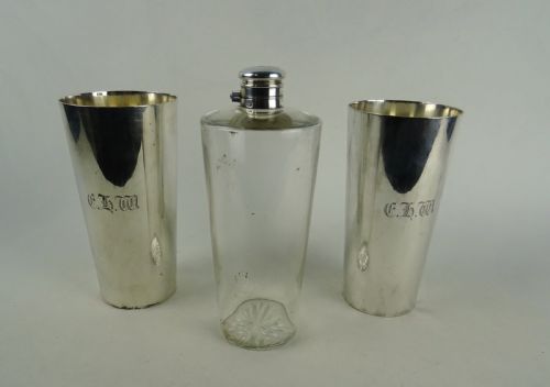19TH CENTURY CAMPAIGN SPIRIT FLASK AND BEAKERS - ADDITIONAL PHOTO 6