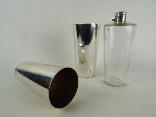 19TH CENTURY CAMPAIGN SPIRIT FLASK AND BEAKERS - ADDITIONAL PHOTO 1