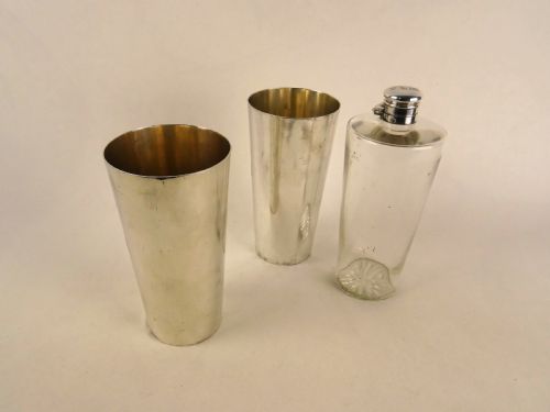 19TH CENTURY CAMPAIGN SPIRIT FLASK AND BEAKERS - ADDITIONAL PHOTO 9
