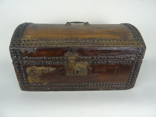 ANTIQUE SMALL TRAVELLING TRUNK - ADDITIONAL PHOTO 7