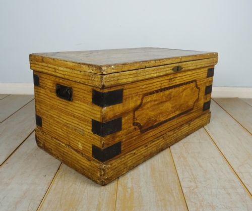 ORIGINAL VICTORIAN HAND PAINTED TRAVELLING TRUNK CHEST - ADDITIONAL PHOTO 3