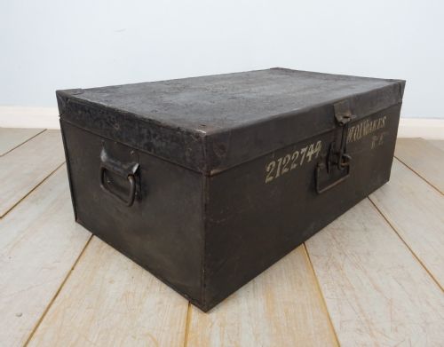 EARLY 20TH CENTURY MILITARY CAMPAIGN PAINTED METAL TRUNK - ADDITIONAL PHOTO 5