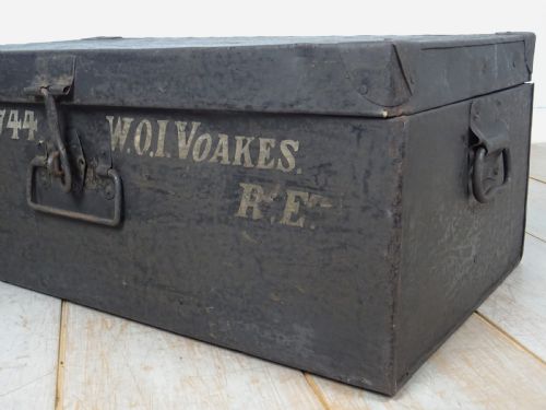 EARLY 20TH CENTURY MILITARY CAMPAIGN PAINTED METAL TRUNK - ADDITIONAL PHOTO 9