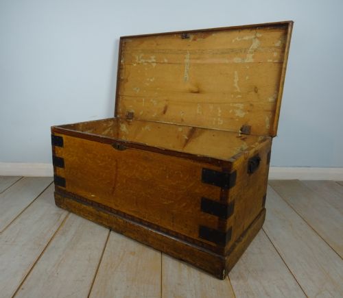 ORIGINAL VICTORIAN HAND PAINTED TRAVELLING TRUNK CHEST - ADDITIONAL PHOTO 9