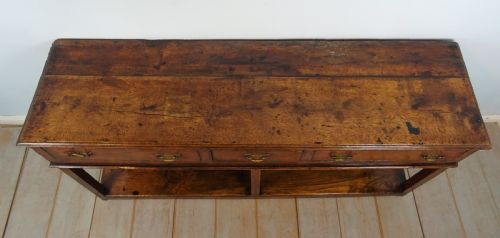 SMALL ANTIQUE GEORGIAN OAK DRESSER - ADDITIONAL PHOTO 5