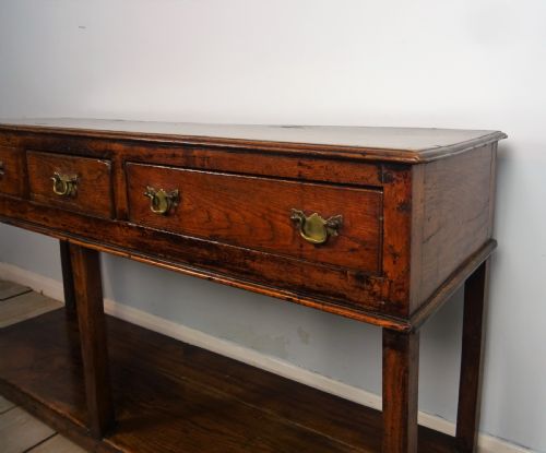 SMALL ANTIQUE GEORGIAN OAK DRESSER - ADDITIONAL PHOTO 6