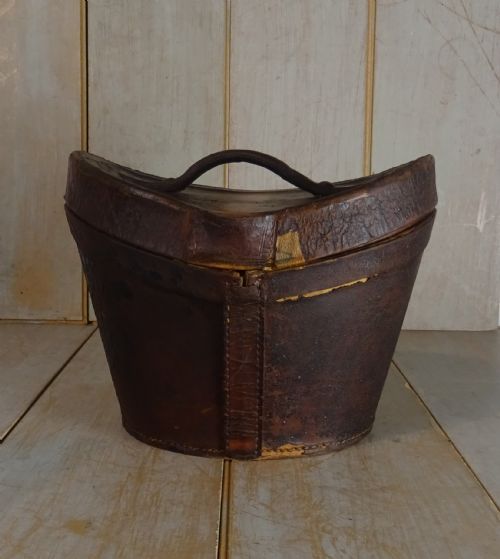 ANTIQUE LEATHER HAT BOX WITH SILK TOP HAT BY CUTHBERTSON OF LONDON - ADDITIONAL PHOTO 3