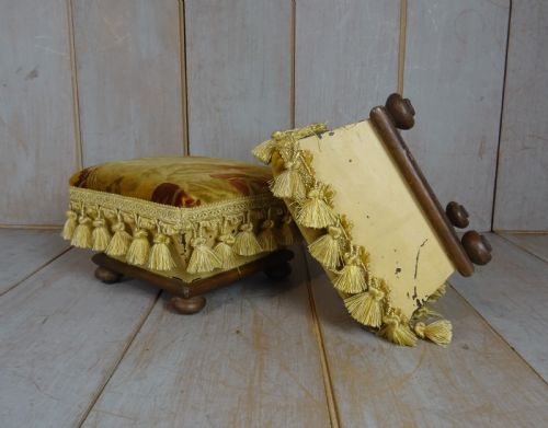 PAIR OF SMALL UPHOLSTERED FOOTSTOOLS - ADDITIONAL PHOTO 3