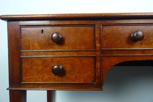 ANTIQUE GEORGIAN MAHOGANY DESK - ADDITIONAL PHOTO 9