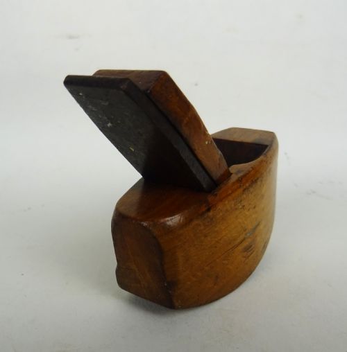 VICTORIAN VIOLIN THUMB PLANE - ADDITIONAL PHOTO 5